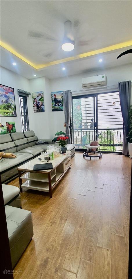 Chỉ hơn 7đ nhà đẹp long biên 33m2 x 5 tầng, ngay cạnh big c  phố vũ đức thận. hoa lâm. lô góc ô