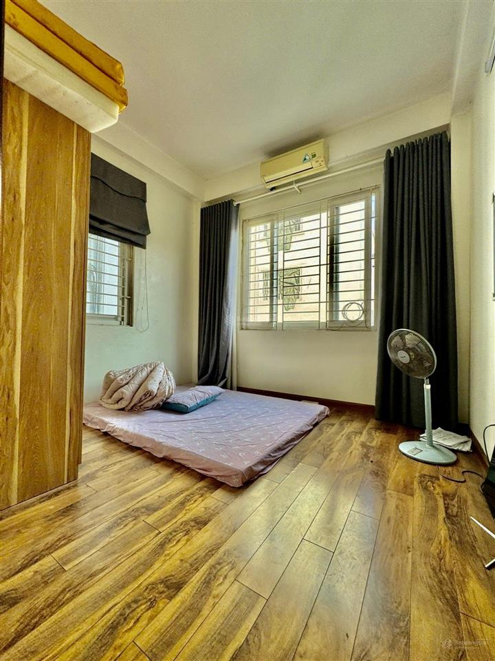 Nguyễn văn cừ  nhà dân xây  lô góc 2 mặt thoáng  ô tô đỗ cửa  full nội thất. 98m2 nhỉnh 8 tỷ