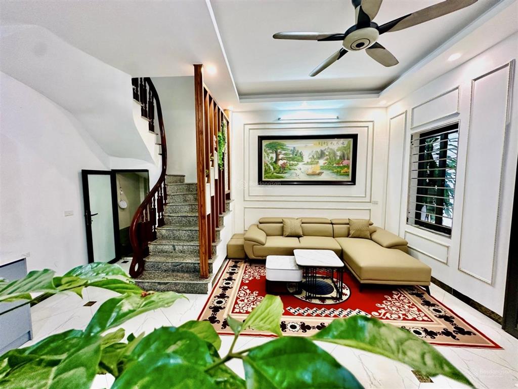 Chính chủ. giảm giá  nhà phúc lợi. l biện  5 tầng. 35m2  mt.5m  full nội thất  hàng xóm vin