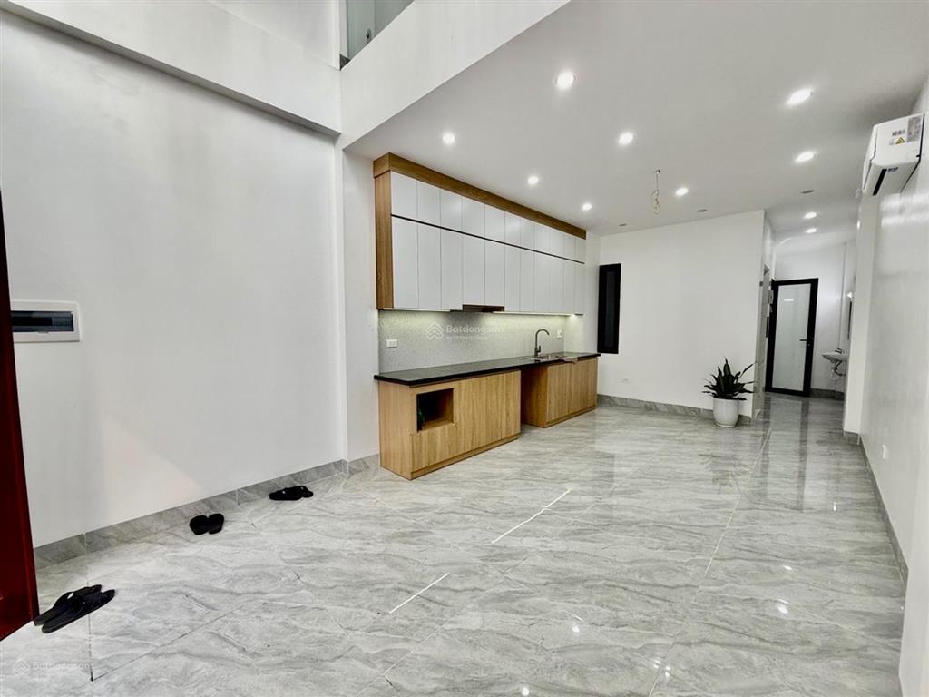 Siêu phẩm phúc lợi, long biên  45m2  6 tầng thang máy nhỉnh 7 tỷ  lô góc  view sông