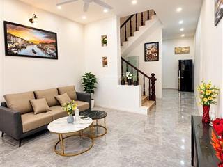 Bán nhà phúc đồng  long biên. dt 62m2 giá 8 tỷ dân xây gần phố full nội thất với 5 pn  hai