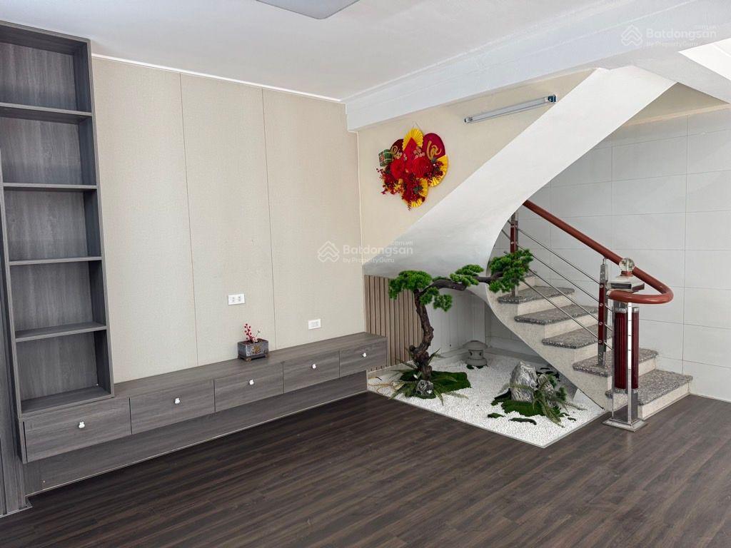 Nhà đẹp phúc lợi, long biên gần vinhomes 41m 2. mt5,5m 6 tầng / gara ô tô. nhỉnh 8 tỷ