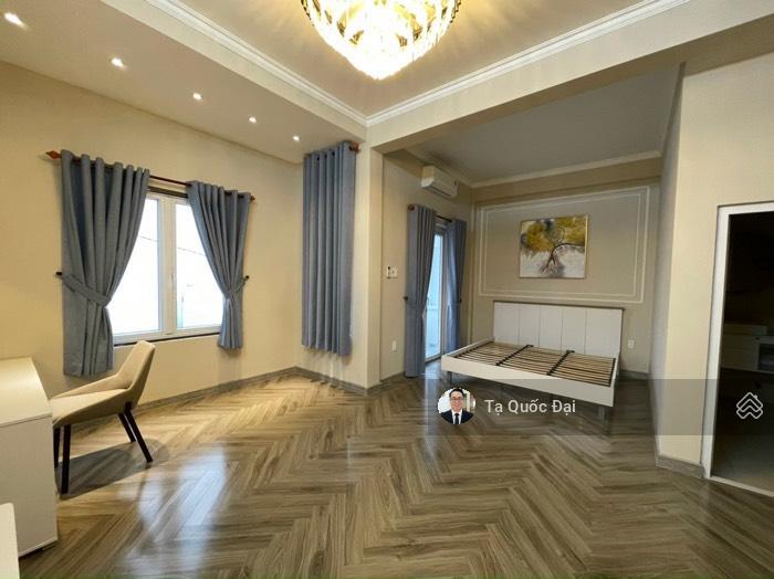 Quận 1  võ thị sáu  112.8m2  26.5 tỷ  ngang 6.4m  3 tầng  gần cv lê văn tám