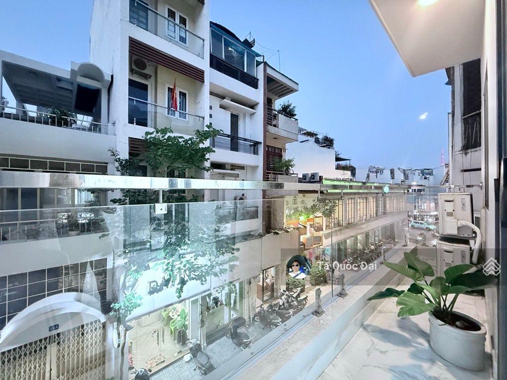 Quận 1  mt nguyễn phi khanh  22m2  10,5 tỷ  ngang 5,5m  lô góc  4 tầng