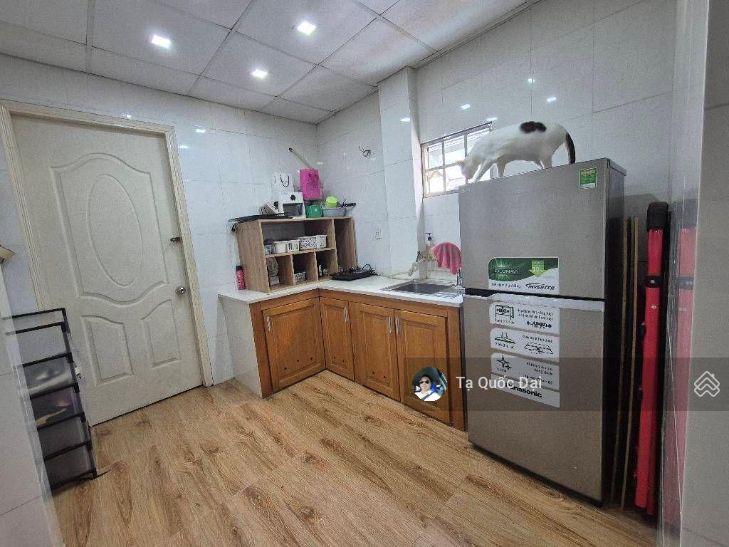 Quận 1  mt trần quang khải  23.2m2  10 tỷ  lô góc  4 tầng  dt 25tr/tháng
