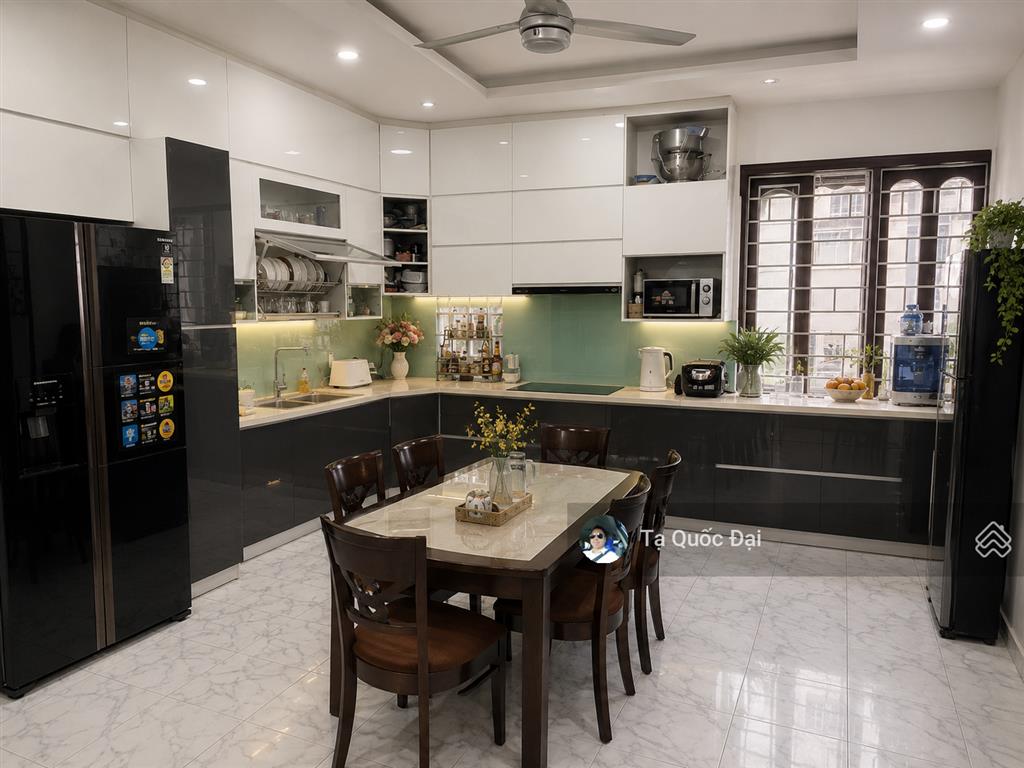 Quận 1  mt nguyễn văn cừ  108.7m2  42 tỷ  ngang 5.2m  2 mặt thoáng  4 tầng