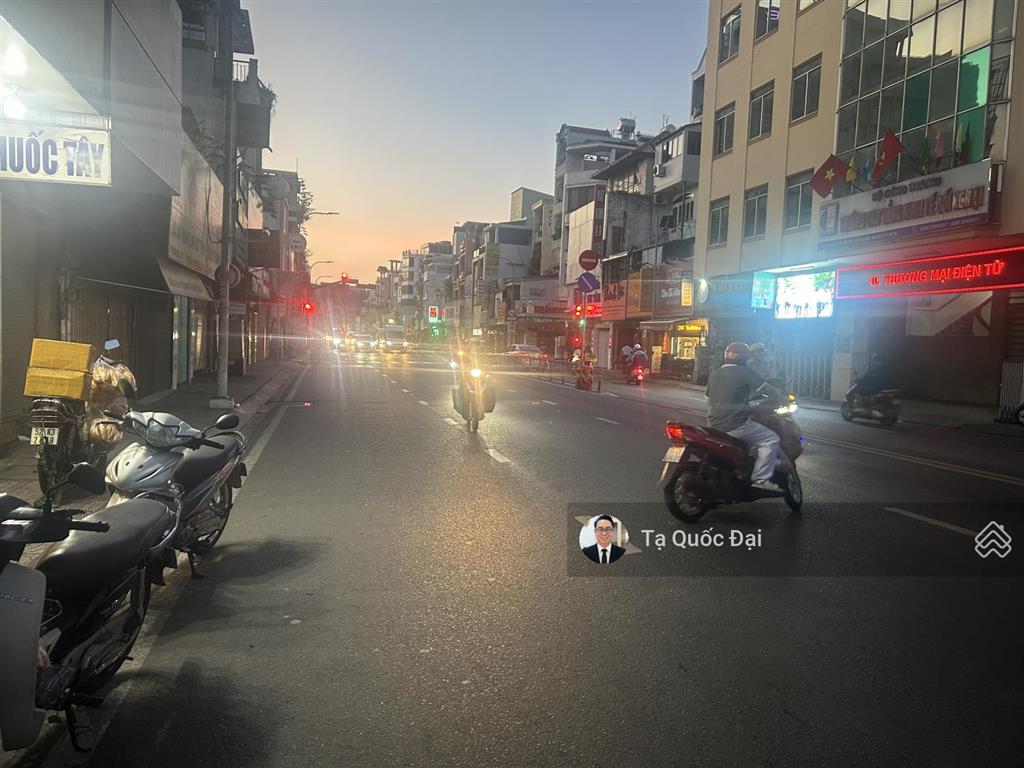 Phú nhuận  mt phan đình phùng  45m2  15.9 tỷ  lô góc 3 mặt tiền