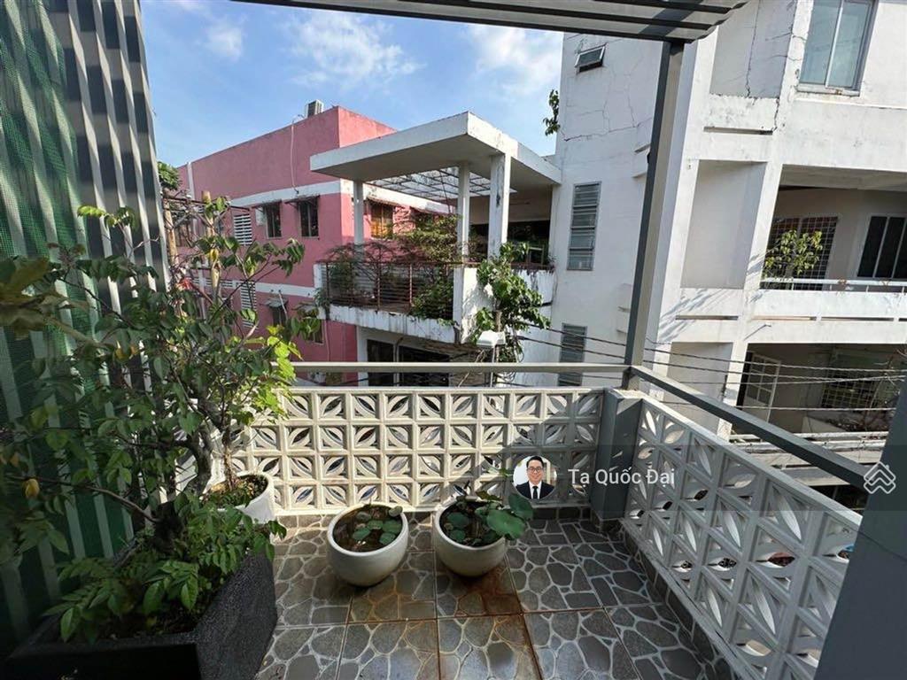 Phú nhuận  mt lê tự tài  72m  15,5 tỷ  ngang 6m  4 tầng