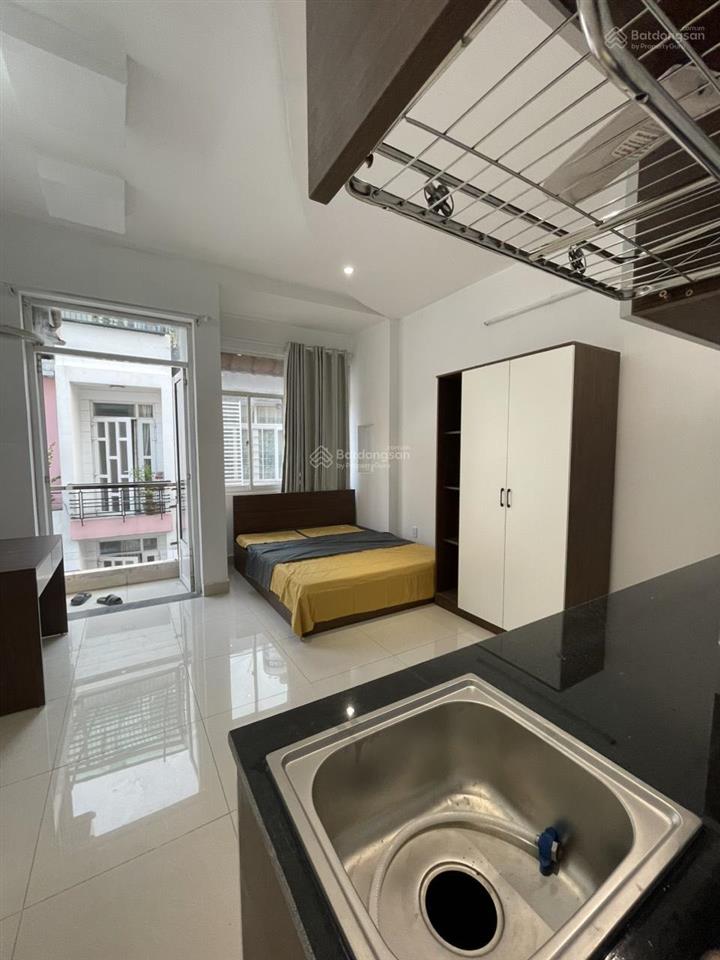 Ngay đường lớn oto vào căn hộ với ban công siêu to khổng lồ