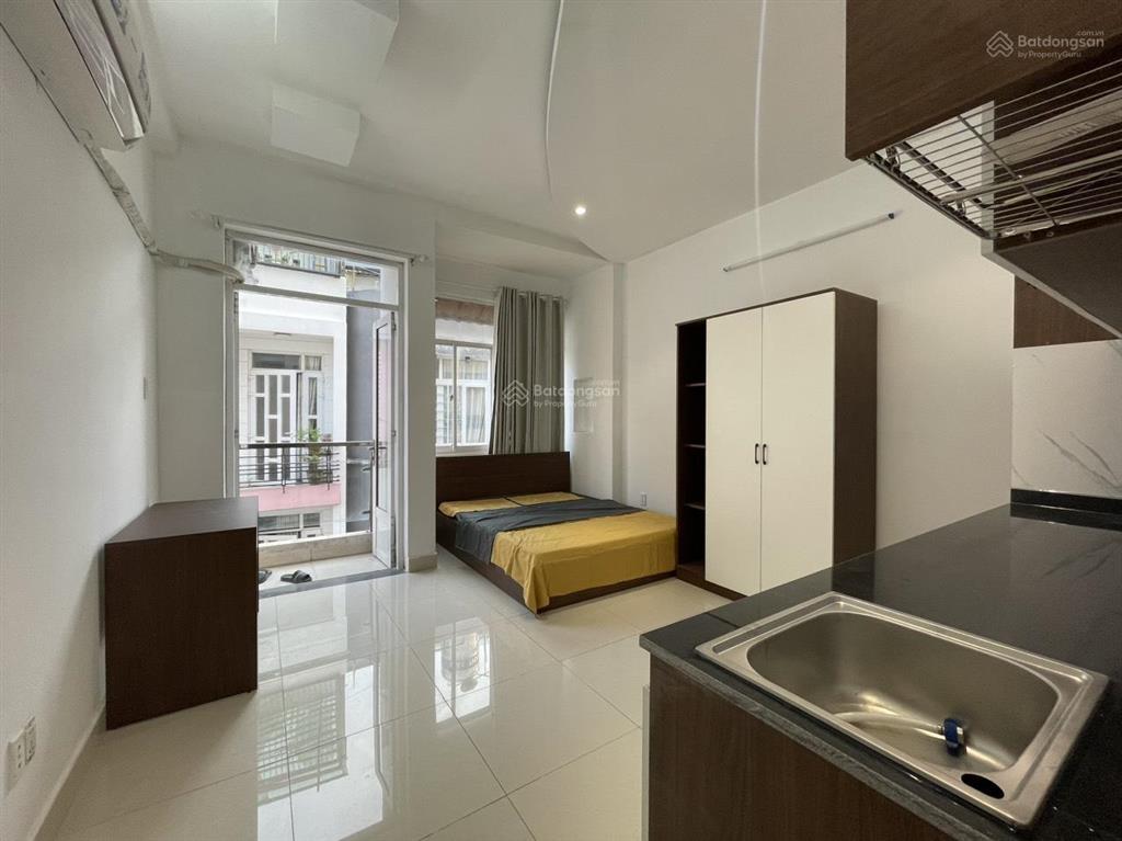 Ngay đường lớn oto vào căn hộ với ban công siêu to khổng lồ