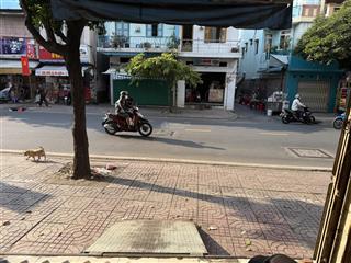 Mặt bằng mặt tiền lớn tiện kinh doanh mua bán