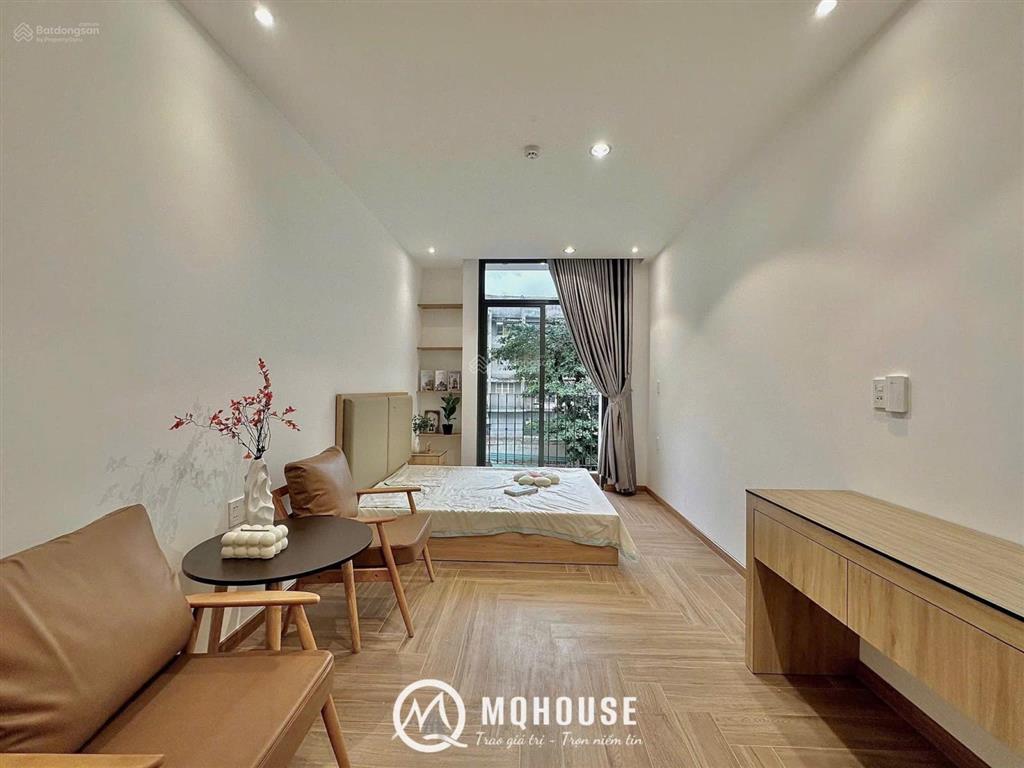 Cho thuê căn hộ dịch vụ ban công 35m2 full nội thất lý thái tổ quận 10