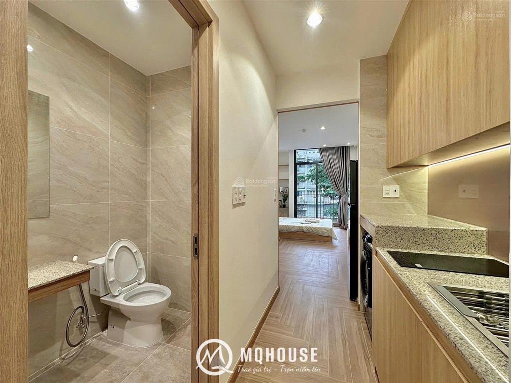 Cho thuê căn hộ dịch vụ ban công 35m2 full nội thất lý thái tổ quận 10