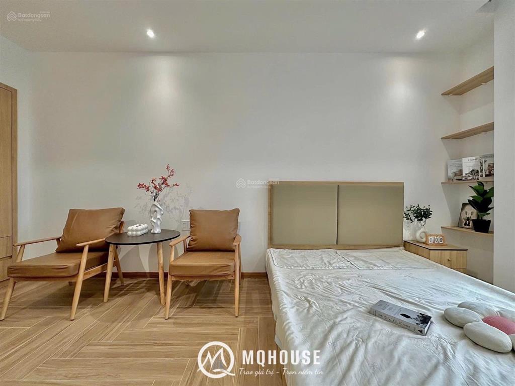 Cho thuê căn hộ dịch vụ ban công 35m2 full nội thất lý thái tổ quận 10