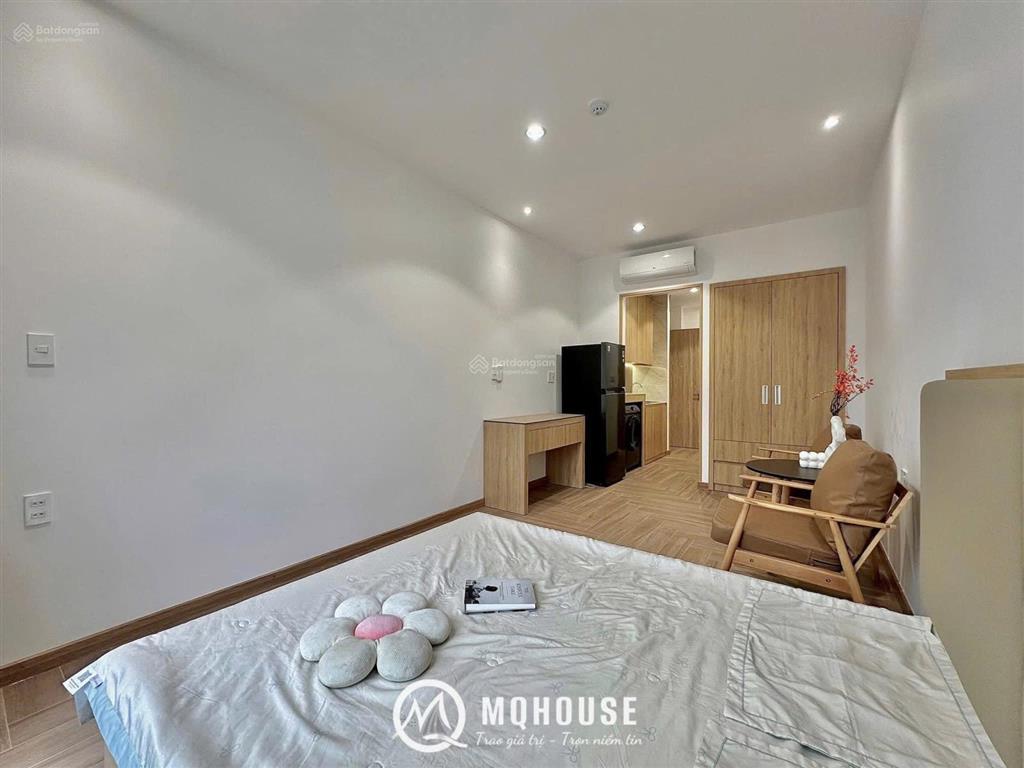 Cho thuê căn hộ dịch vụ ban công 35m2 full nội thất lý thái tổ quận 10