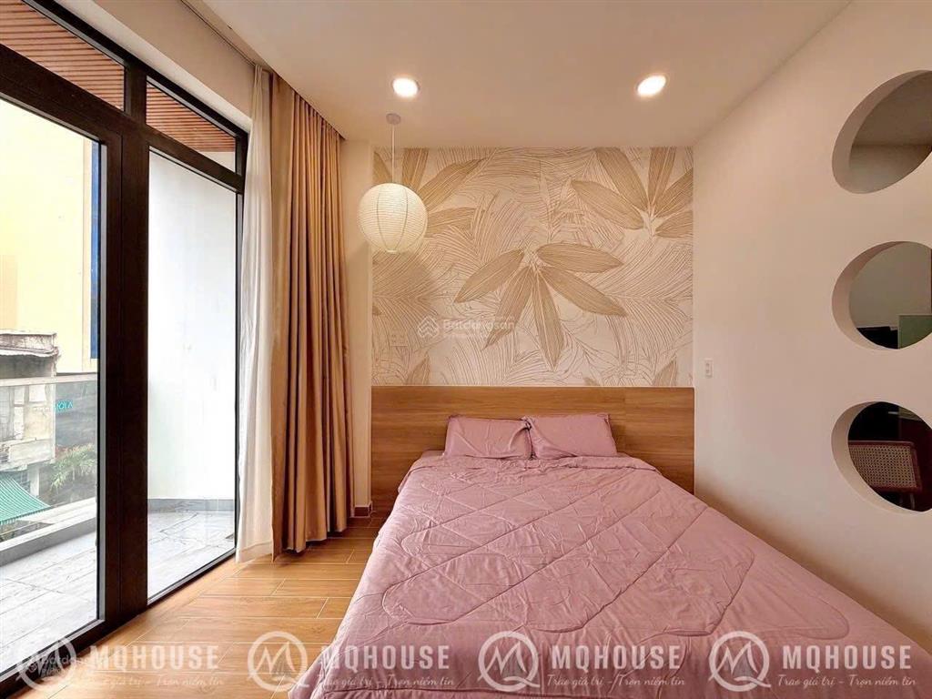 Cho thuê căn hộ dịch vụ ban công, tách bếp full nội thất trần hưng đạo quận 1