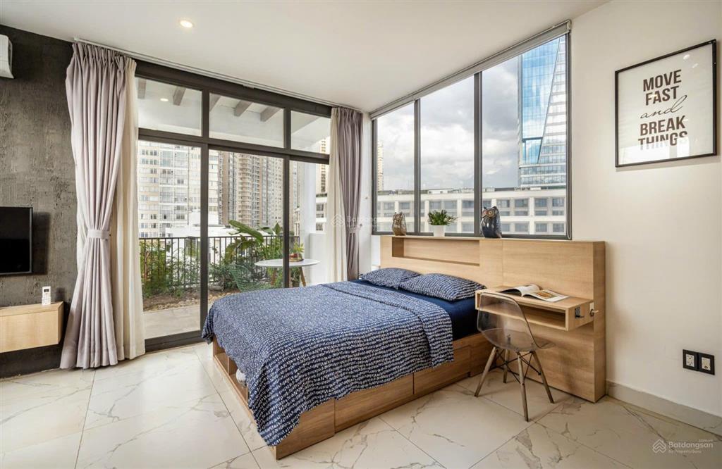 Cho thuê căn hộ penthouse 1pn ban công sân vườn hồ hảo hớn quận 1 gần bùi viện, cầu ông lãnh