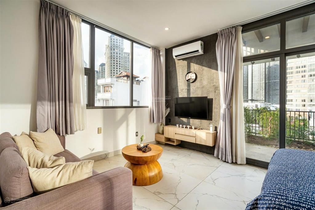 Cho thuê căn hộ penthouse 1pn ban công sân vườn hồ hảo hớn quận 1 gần bùi viện, cầu ông lãnh