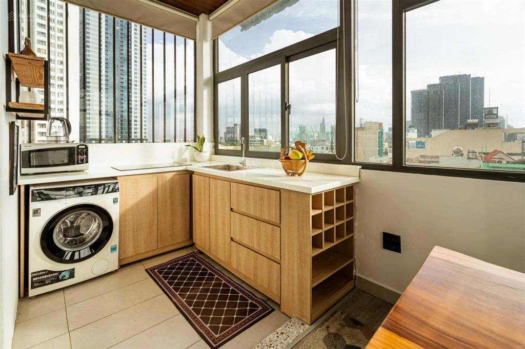 Cho thuê căn hộ penthouse 1pn ban công sân vườn hồ hảo hớn quận 1 gần bùi viện, cầu ông lãnh
