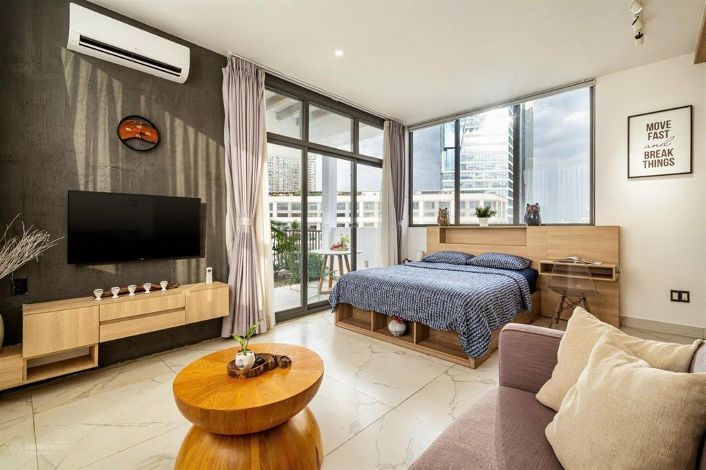 Cho thuê căn hộ penthouse 1pn ban công sân vườn hồ hảo hớn quận 1 gần bùi viện, cầu ông lãnh