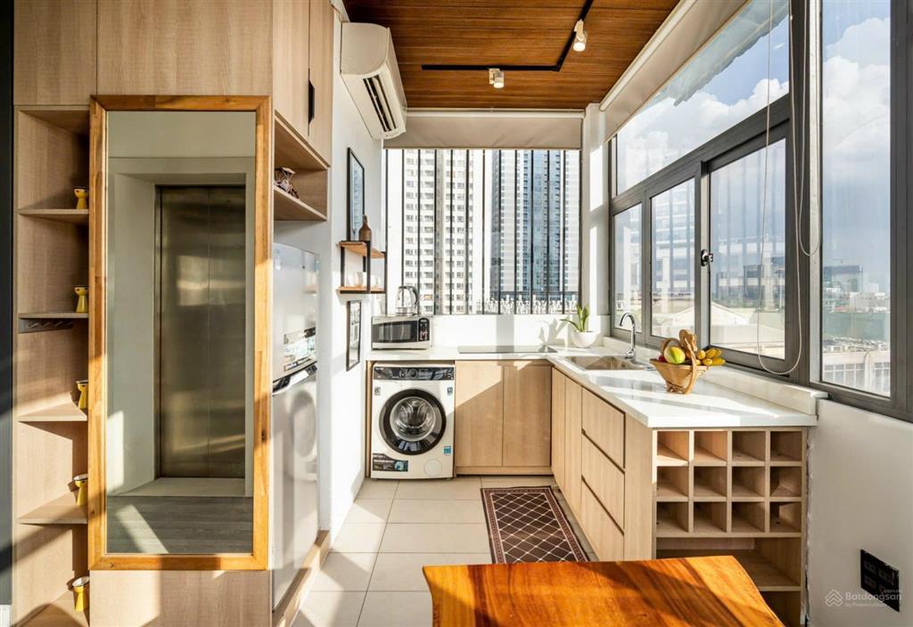 Cho thuê căn hộ penthouse 1pn ban công sân vườn hồ hảo hớn quận 1 gần bùi viện, cầu ông lãnh