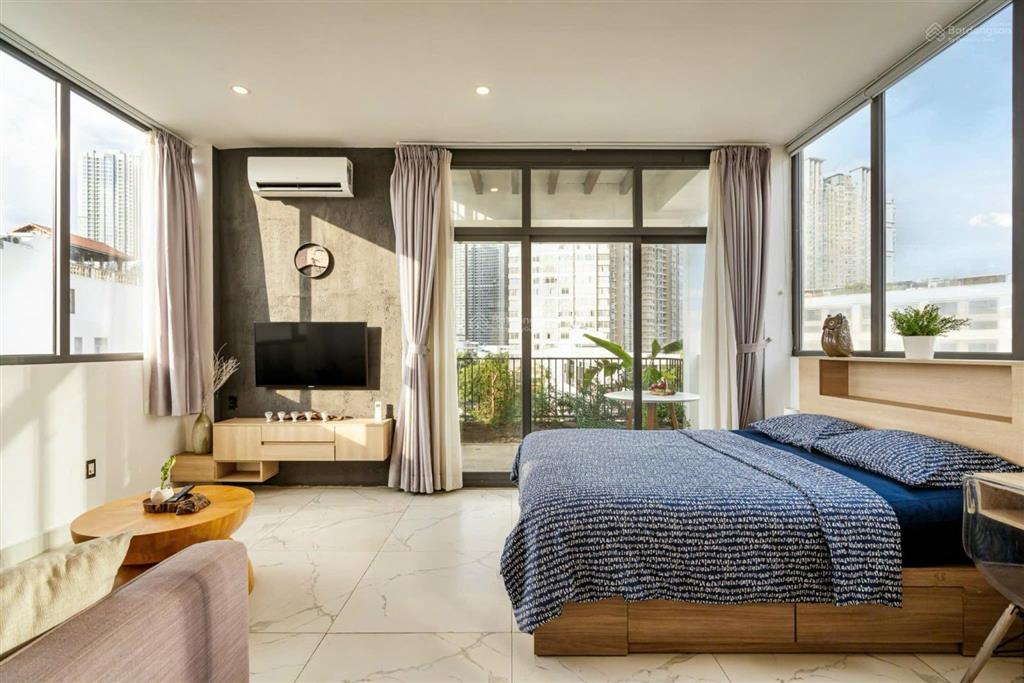 Cho thuê căn hộ penthouse 1pn ban công sân vườn hồ hảo hớn quận 1 gần bùi viện, cầu ông lãnh