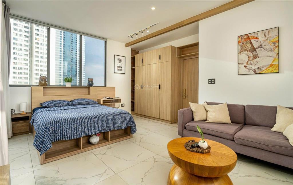 Cho thuê căn hộ penthouse 1pn ban công sân vườn hồ hảo hớn quận 1 gần bùi viện, cầu ông lãnh