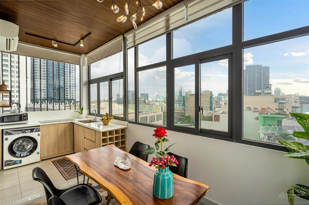 Cho thuê căn hộ penthouse 1pn ban công sân vườn hồ hảo hớn quận 1 gần bùi viện, cầu ông lãnh
