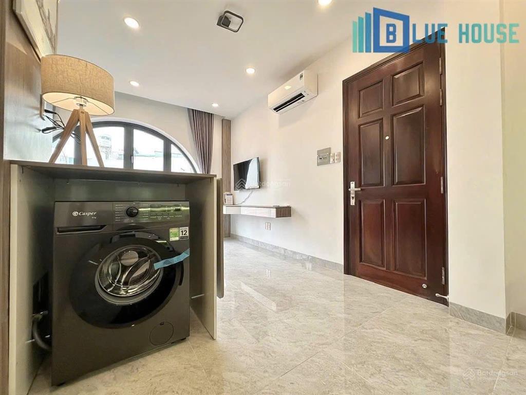 Cho thuê chdv cửa sổ thoáng trần hưng đạo quận 5 gần cầu nguyễn văn cừ full nội thất máy giặt riêng