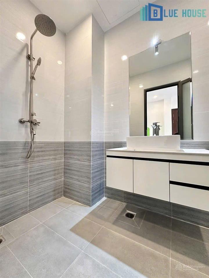 Cho thuê chdv cửa sổ thoáng trần hưng đạo quận 5 gần cầu nguyễn văn cừ full nội thất máy giặt riêng