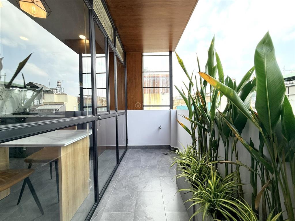 Căn hộ 1pn penthouse sân vườn điện biên phủ quận 1 ngay công viên lê văn tám, nhà thờ tân định