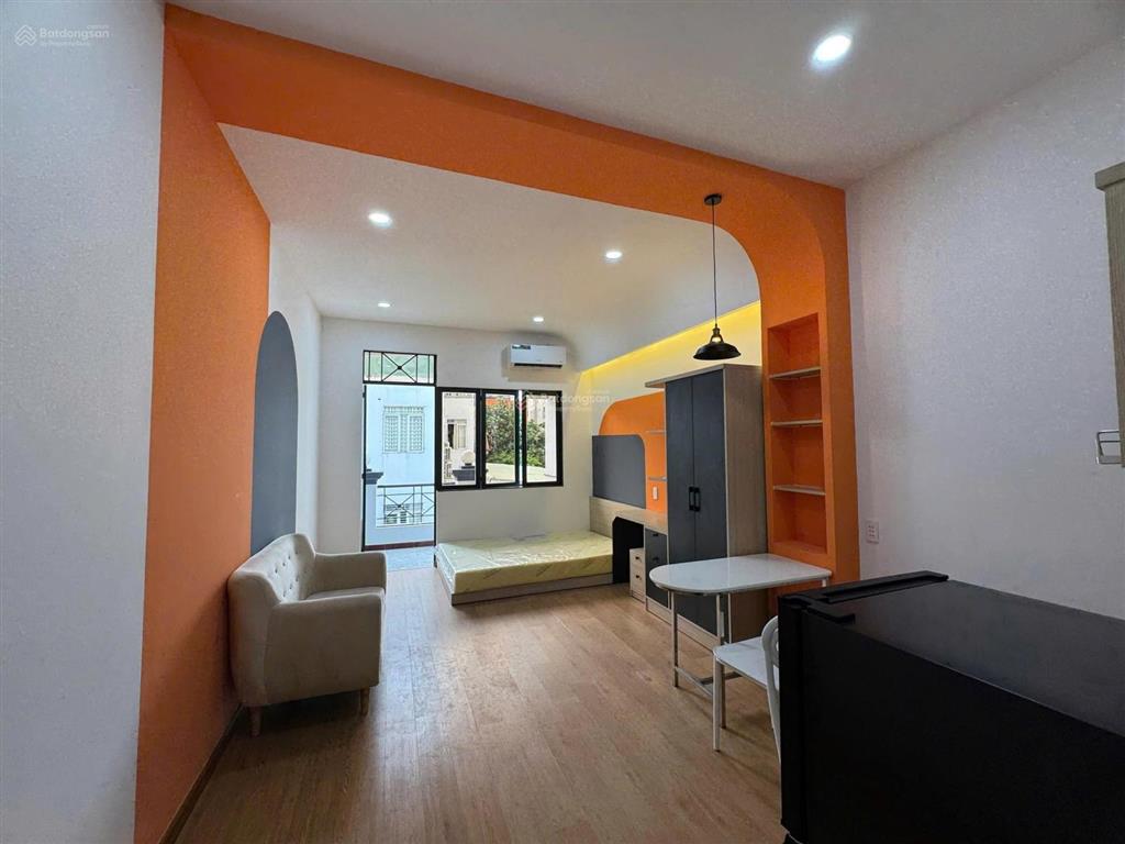 Căn hộ bancol máy giặt riêng full nội thất nguyễn trường tộ quận 4 gần cầu calmette, cầu khánh hội