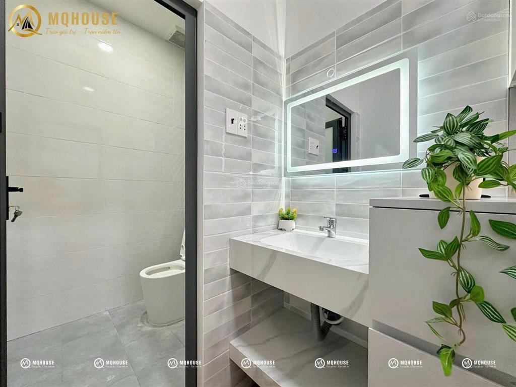 Căn hộ 2pn ban công máy giặt riêng trần hưng đạo quận 5 gần cầu nguyễn văn cừ, cầu chữ y