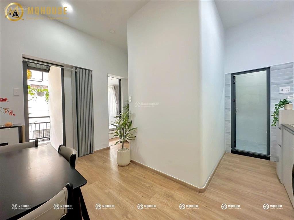 Căn hộ 2pn ban công máy giặt riêng trần hưng đạo quận 5 gần cầu nguyễn văn cừ, cầu chữ y