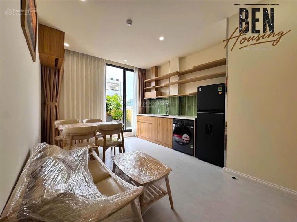 Căn hộ penthouse 1 phòng ngủ trần hưng đạo quận 5 ban công lớn gần cầu nguyễn văn cừ