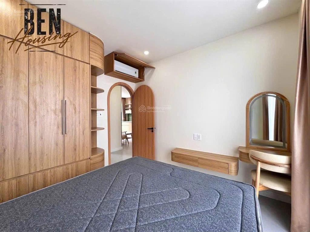 Căn hộ penthouse 1 phòng ngủ trần hưng đạo quận 5 ban công lớn gần cầu nguyễn văn cừ