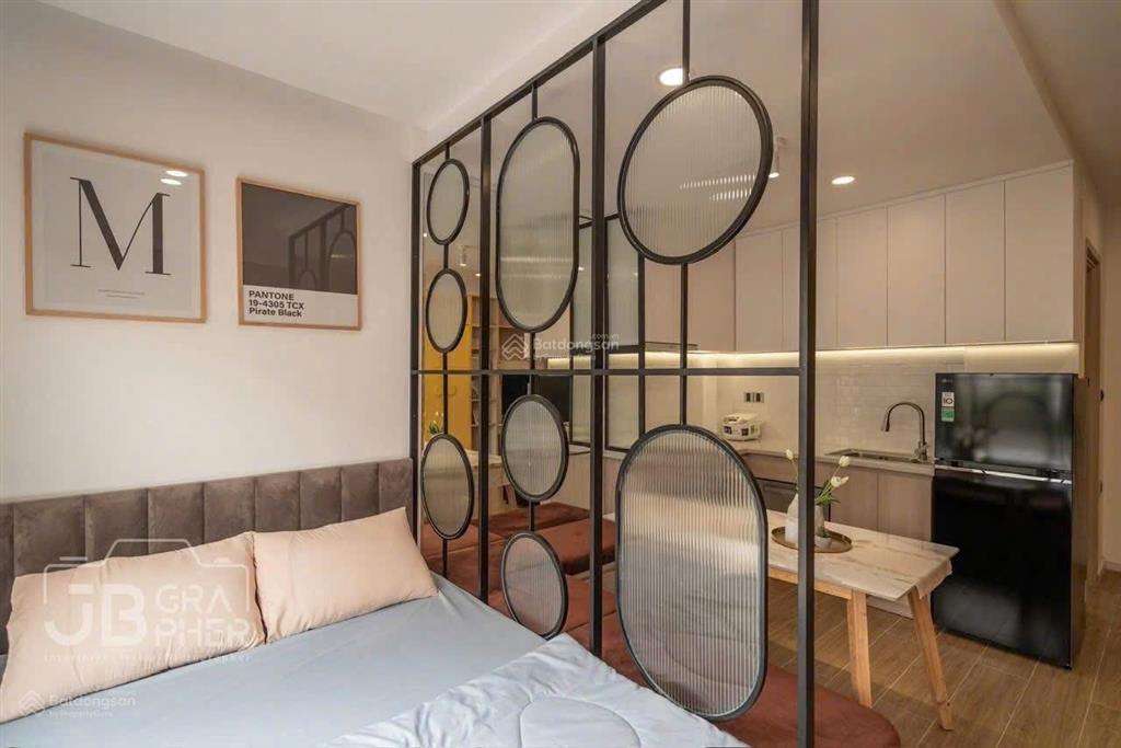 Căn hộ studio full nội thất cao cấp, ban công đường lê lai gần phố bùi viện, chợ bến thành