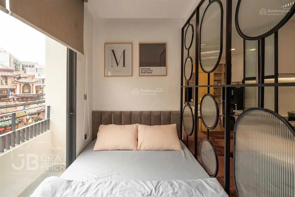 Căn hộ studio full nội thất cao cấp, ban công đường lê lai gần phố bùi viện, chợ bến thành