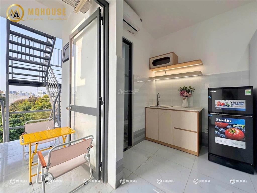 Căn hộ studio full nội thất ban công thoáng đường phạm thế hiển gần cầu nguyễn văn cừ quận 8