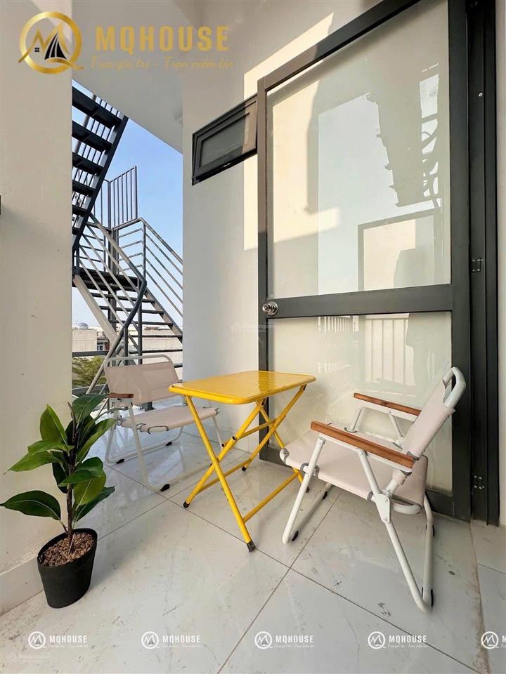 Căn hộ studio full nội thất ban công thoáng đường phạm thế hiển gần cầu nguyễn văn cừ quận 8