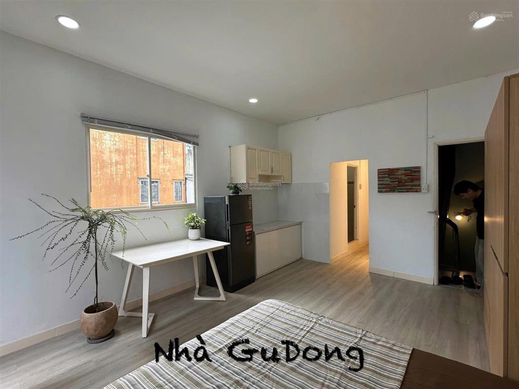 Căn hộ studio full nội thất, ban công thoáng thang máy đường phạm ngũ lão gần bùi viện quận 1
