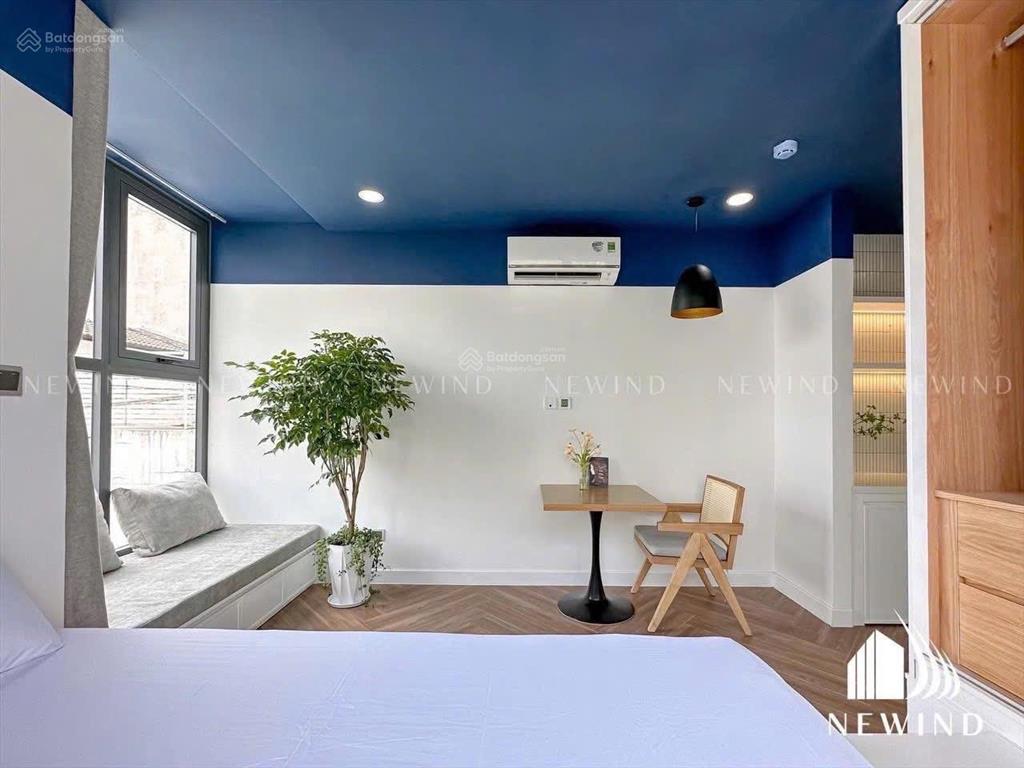 Căn hộ studio full nội thất cửa sổ lớn thang máy đường trần hưng đạo gần cầu nguyễn văn cừ quận 5
