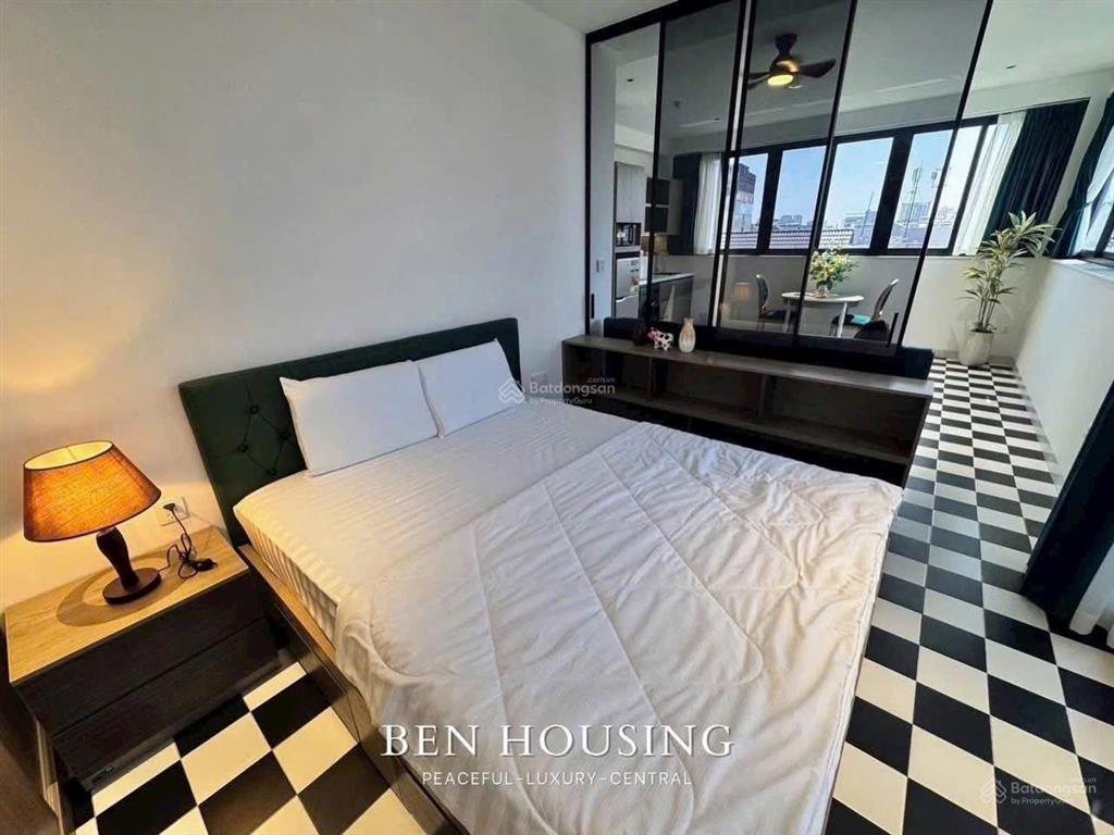 Căn hộ 1 phòng ngủ full nội thất cửa sổ thoáng mát đường hai bà trưng quận 1 gần nhà thờ tân định