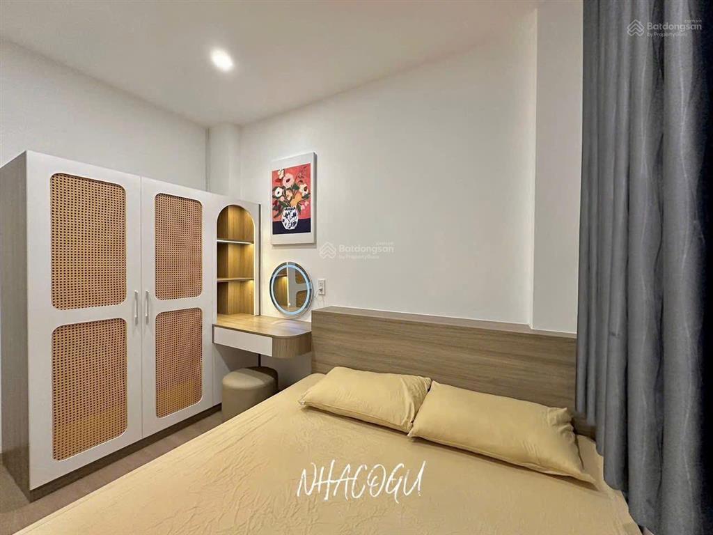Căn hộ 2pn 2wc full nội thất ban công thoáng đường hai bà trưng quận 3 gần nhà thờ tân định
