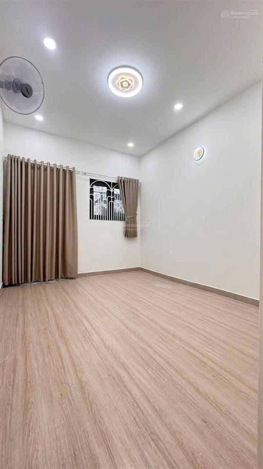 Nhà 4 tầng xe 7 chỗ  chủ tự xây gấp bán.