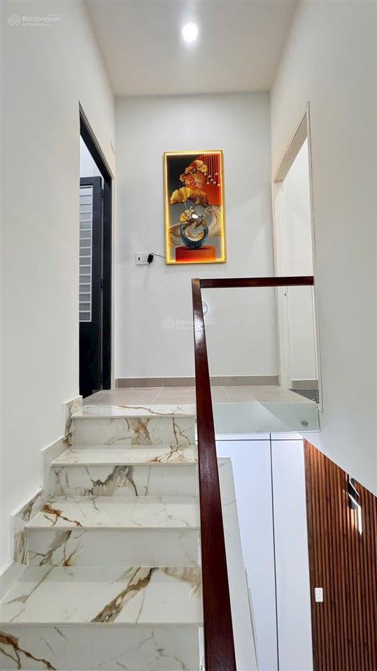 Nhà 4 tầng xe 7 chỗ  chủ tự xây gấp bán.