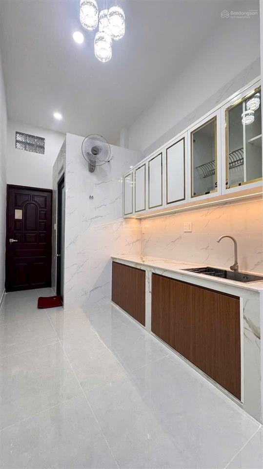 Nhà 4 tầng xe 7 chỗ  chủ tự xây gấp bán.