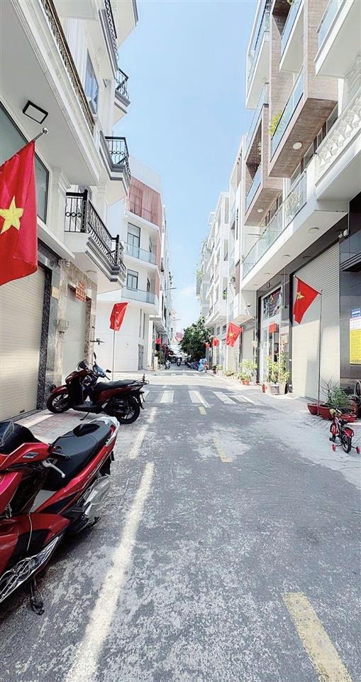 6 tầng thang máy  đường nhựa  điện âm an toàn