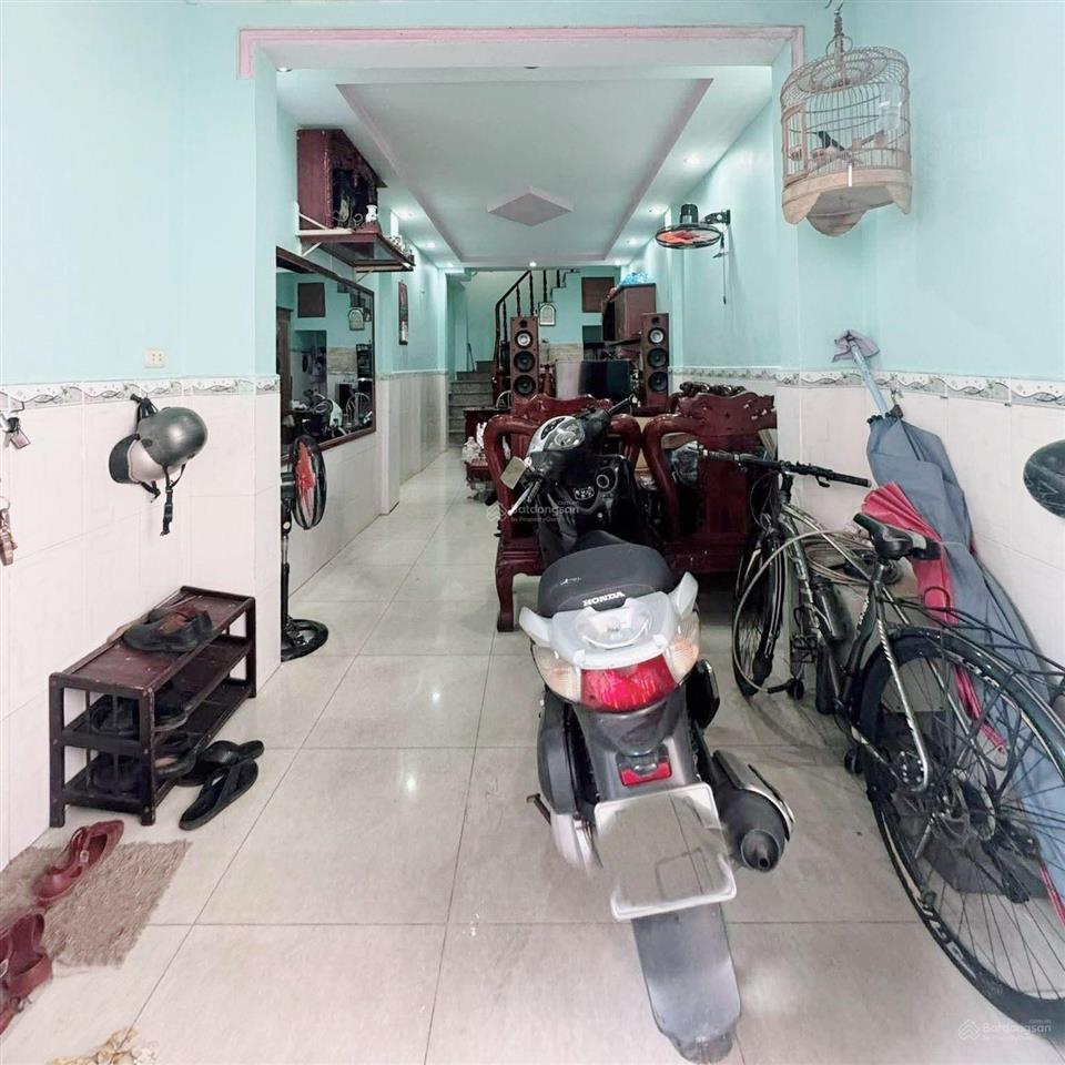 Giảm sâu chủ gấp bán nhà đường hương lộ 2.