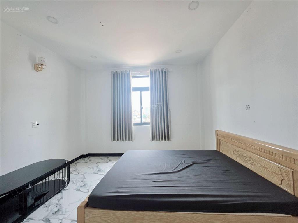 Mặt tiền kinh doanh có lề 5m  nhà mới 4 tầng